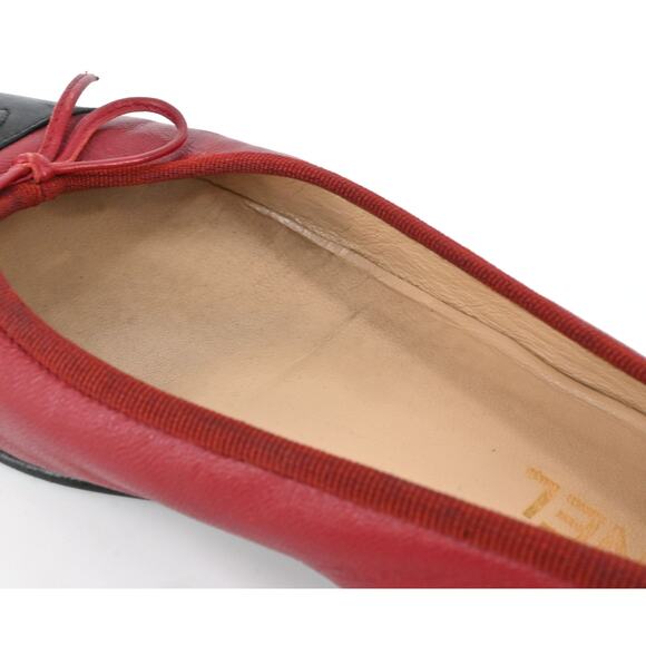 Chanel | Red Leather CC Cap Toe Ballet Flats Size: 38.5 - Picture 14 of 16